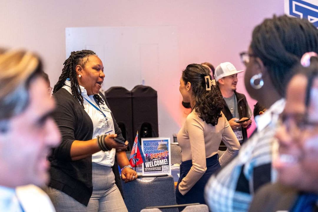 Ice Breaker Activities for Large Groups at Airport Workers Day solution illustration